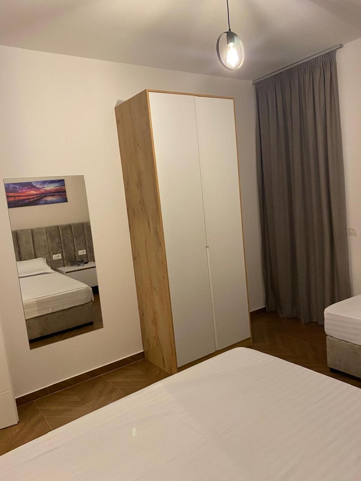 Apartament Aj *