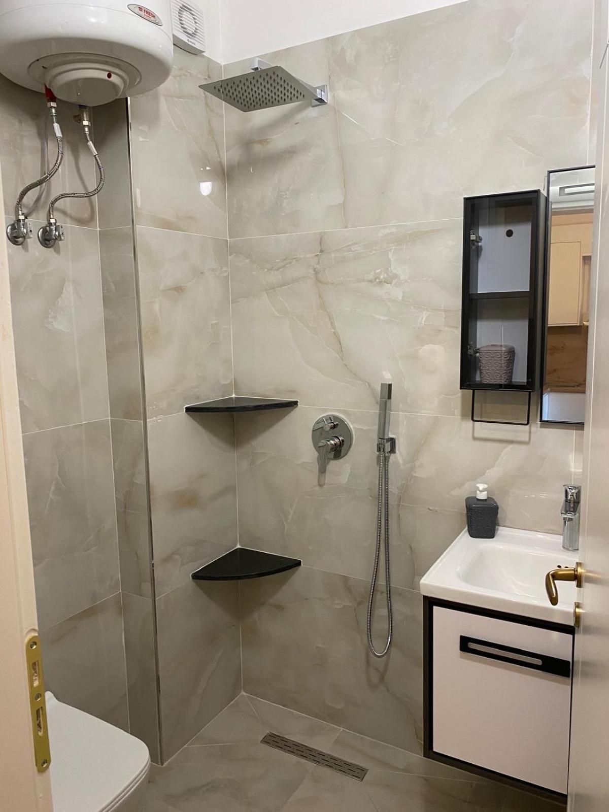 Aj Apartament *